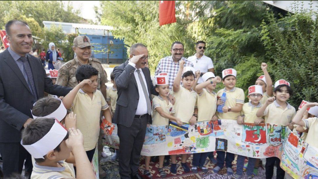 Mehmetçik İlkokulunda Barış Pınarı konulu resim etkinliği yapıldı
