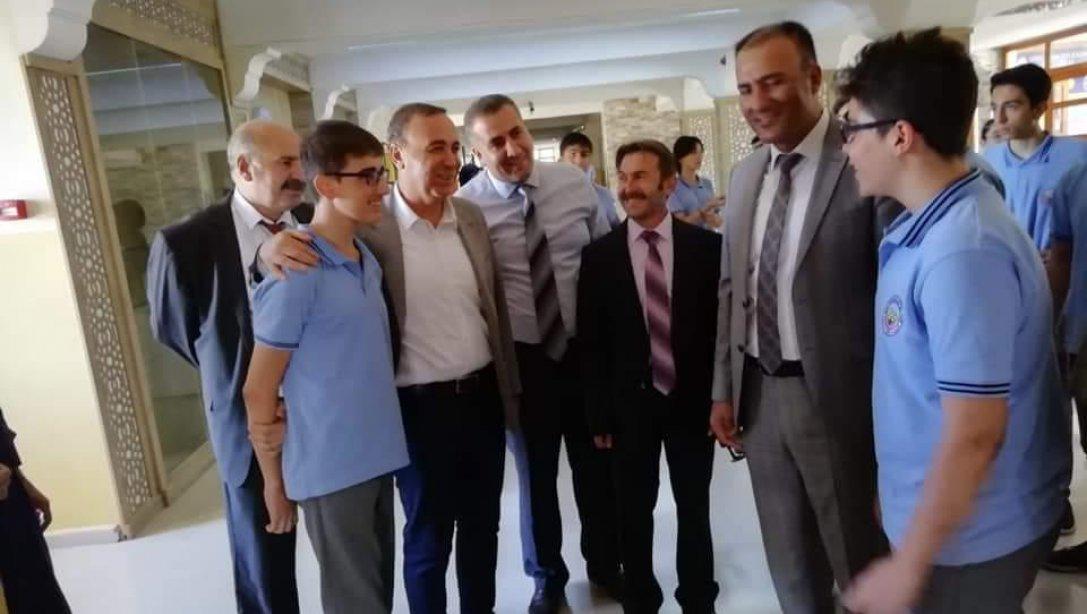 Milletvekilimiz Sayın Osman ÖREN İlimiz Merkez Türk Telekom Fen Lisesini Ziyaret Etti.