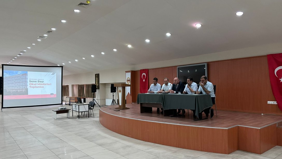 Sene Başı Okul Müdürleri Toplantısı, İl Müdürü Sadoğlu Başkanlığında İcra Edildi